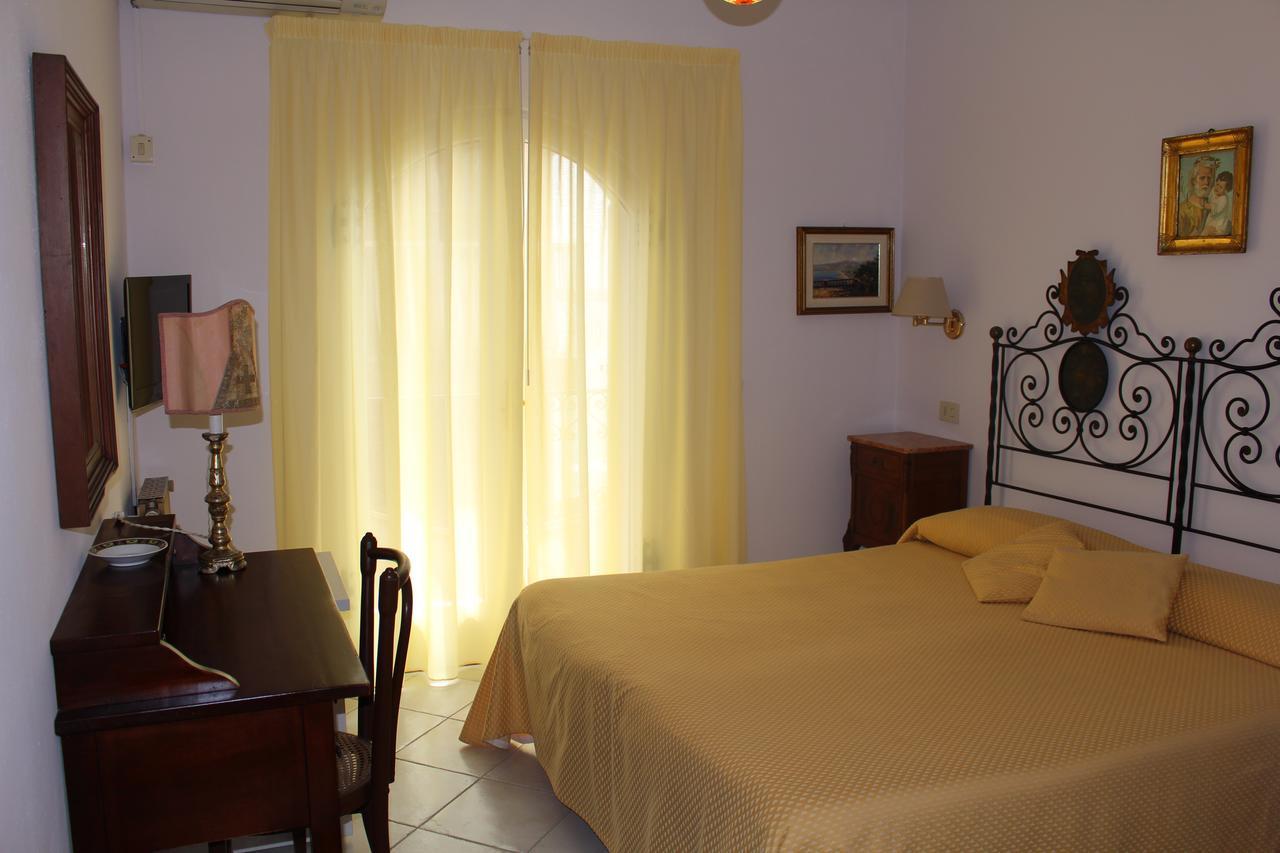 Hotel Villa Mora Giardini-Naxos Extérieur photo