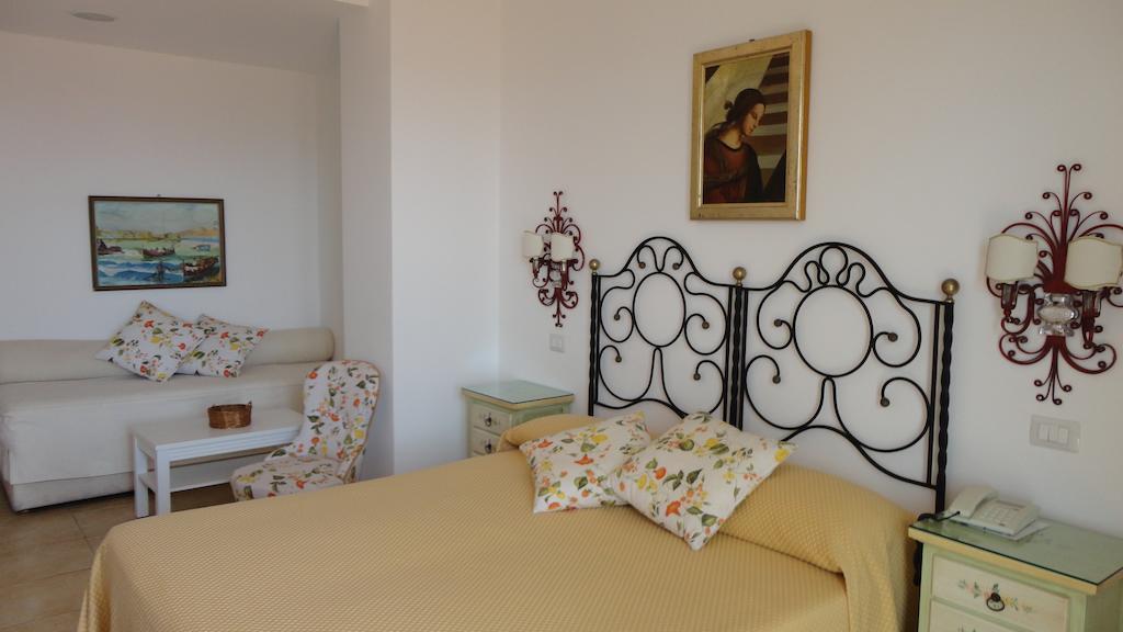 Hotel Villa Mora Giardini-Naxos Chambre photo